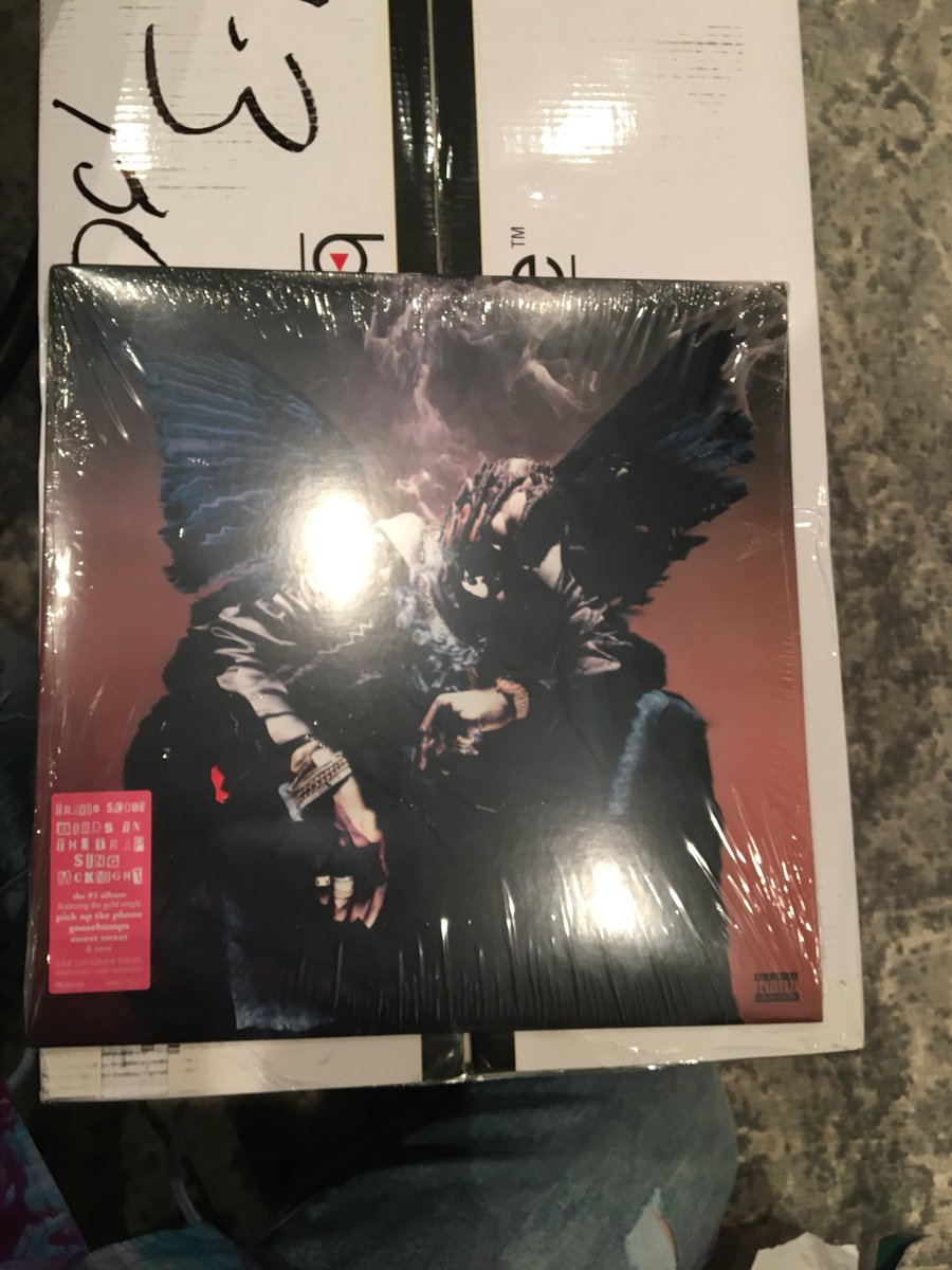 My first Vinyl is my best Vinyl.  🌵🦅 <a href="/trvisXX/">TRAVIS SCOTT</a>