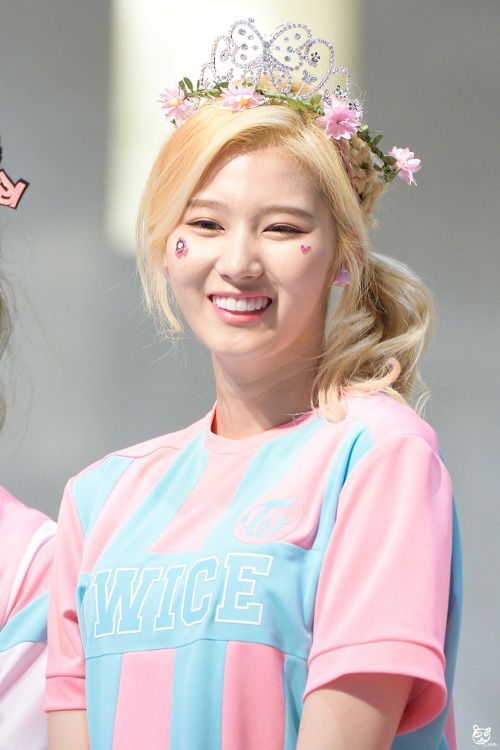 Archive Minatozaki Sana Twice Requested The Love Of All Of Our Lives You Are My Sunshine My Only Sunshine She Makes Me Shy Shy Shy