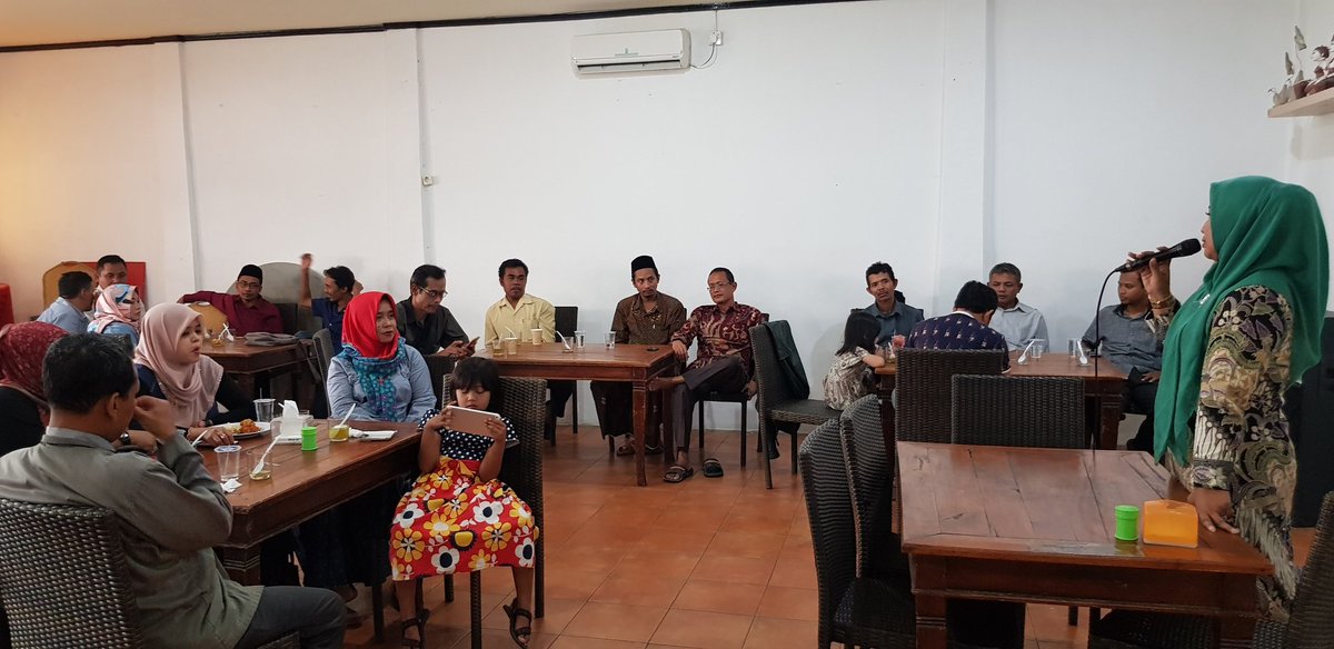 Konsolidasi dg kawan2 di Bojonegoro demi <a href="/gusipul4/">Saifullah Yusuf</a> dan <a href="/anna_muan32/">Anna Mu'awanah</a>. Semoga berkah #JatimMakmur #NgayomiTurNgopeni