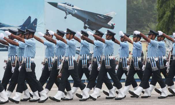 mathrubhumi's tweet photo. AFCAT / NCC / Meteorology entries in Air Force: Apply by Jan 23 https://t.co/q7Ki7sn6k7 #AFCAT2018 https://t.co/cLot5msEtL
