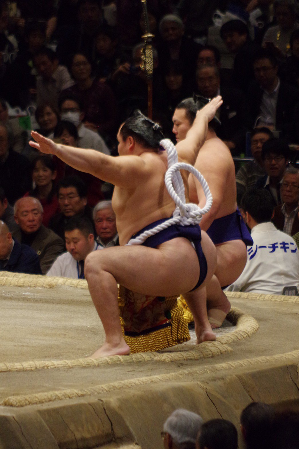 DT93luYVQAASghT.jpg:large