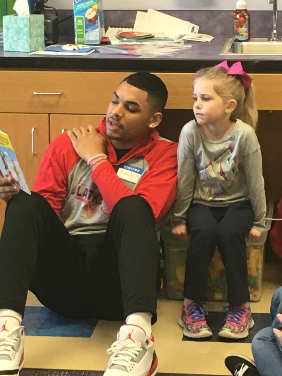 wirebr's tweet image. Thank you Olathe North for spending some time in first grade today. They loved it! #chanutestars