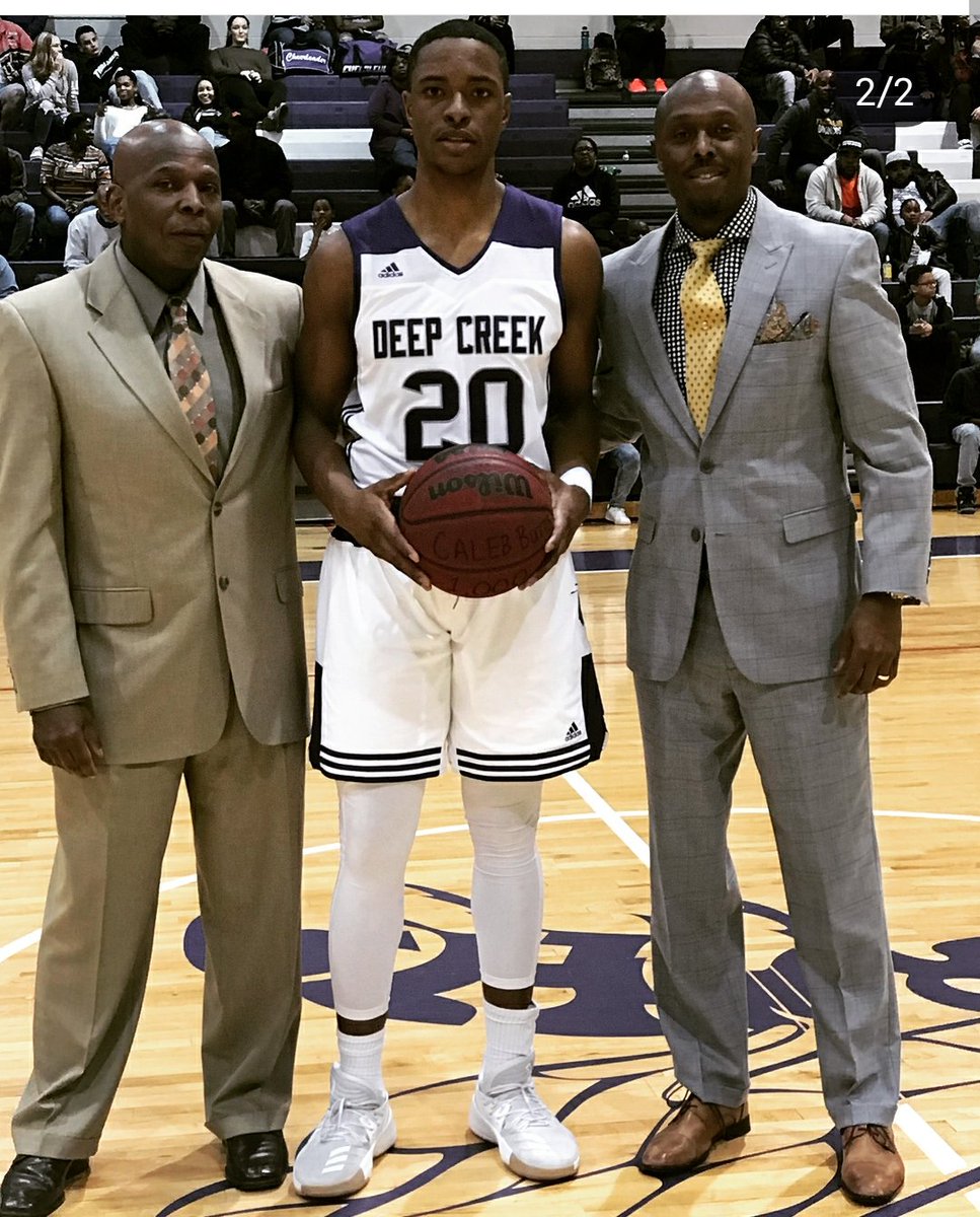 kworsley81's tweet photo. @_kayhoopz_ received his 1,000 point ball tonight.. he actually scored 1,112 points to this date 😂😂😂 but congrats young fella!!! #teamloaded757 #teamloadedaau https://t.co/qiRqzQ1xSU