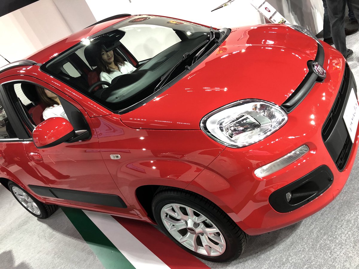 Fiat Jp 札幌モーターショー フィアットブースは大人からお子様まで大人気 微笑んでいるみたいな フィアット 500 使い勝手抜群の5ドア5人乗りコンパクト フィアットパンダ 安全装備も充実した頼もしいコンパクトsuv フィアット500x が皆さまをお待ち