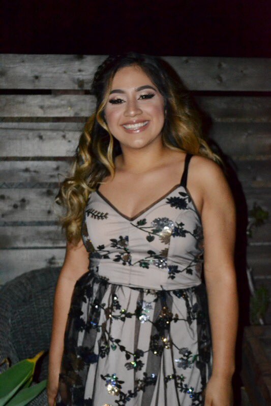 khristinee__'s tweet photo. Look how cute I made my sister look😫 #senior #lastformal https://t.co/WC88cOhCO2