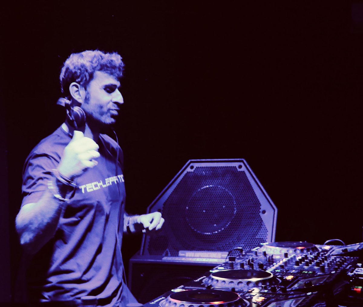 Great weekend ahead!! Ready to kick the dancefloor tonight at @tempoafterhours in #lasvegas and tomorrow at  <a href="/PatternBar/">Pattern Bar</a> for <a href="/Techlepatic/">Techlepatic</a> in #LosAngeles #techno #deephouse #techhouse #dj #deeptech #party