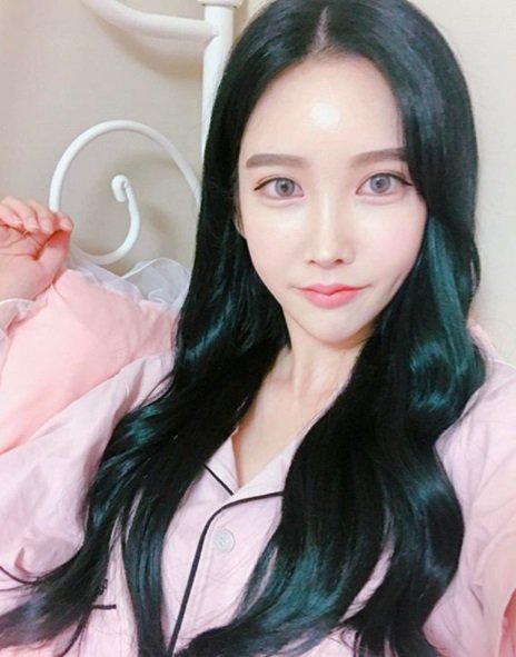 핑쿠가 제일져아용💕 지금막 자고 일어나써용💕

#소통 #소통해요 #좋아요 #일상 #선팔 #맞팔 #팔로우 #선팔하면맞팔 #트친 #fff #l4l #lfl #f4f #패션 #데일리룩 #패피 #패피녀  #ootd #데일리룩 #오오티디 #아웃핏 #selfie #셀기꾼 #셀카 #훈훈 #셀피