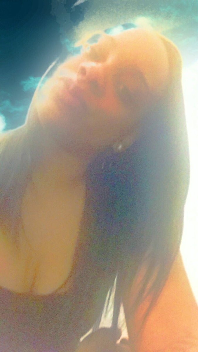 Simply_MeTri's tweet image. 