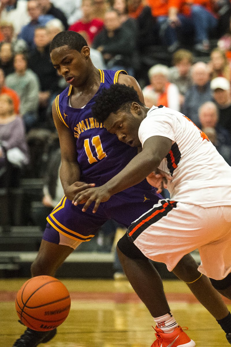 LewisMarien's tweet photo. Friday night's alright for hoopin', as #Bloomington (@BHSRaiders_BB) goes on the road, gets a 56-41 Big 12 Conference win over #NormalCommunity.
More photos:
https://t.co/igwxRUWnME via @Pantagraph https://t.co/lpOBfNJL7n