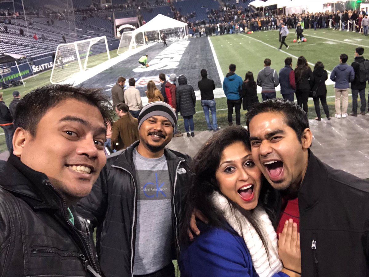 followrituparna's tweet photo. #postholidayparty #Amazon #BePeculiar https://t.co/wmnfhdPUHf