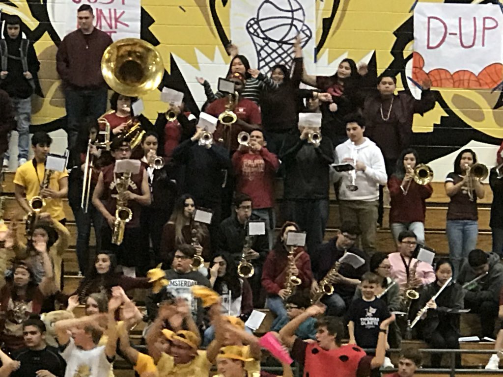 SuptPeterson's tweet photo. Cross town rival night!  Did not disappoint!  GV gets the W by 1.  Cougar student section(J squad)...off the hook! 💯🎯Best so far this year!  Better watch out for the Bears in round 2! #gvwhat # Muhsd @cougar_crossing @The_MHS_Bear @MSSsports @MercedUHSD https://t.co/F474eLiOld