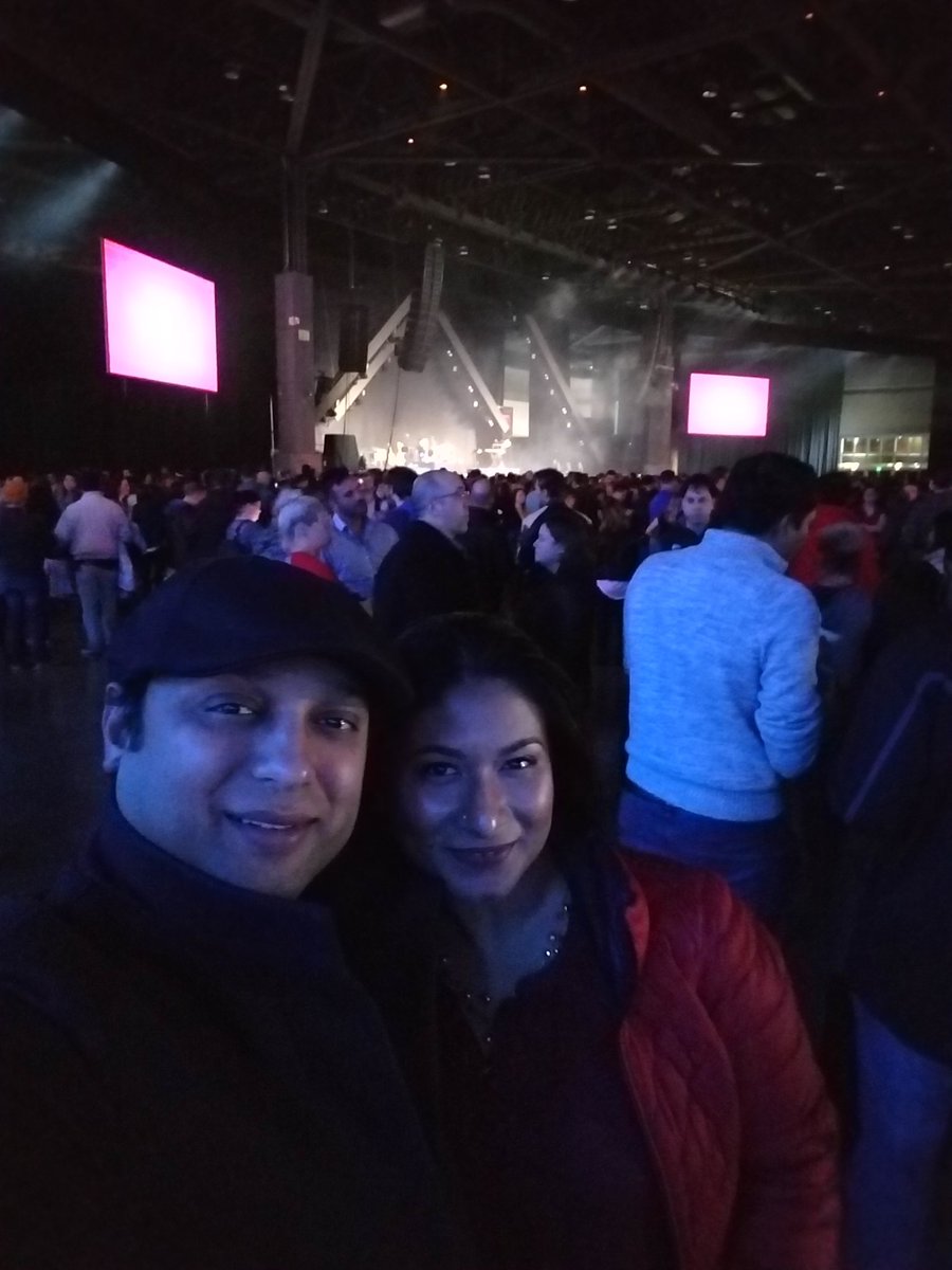 saptarshikar's tweet photo. At the Amazon Post Holiday party! #bepeculiar #amazon #amazonparty https://t.co/2zgYlEMiiv