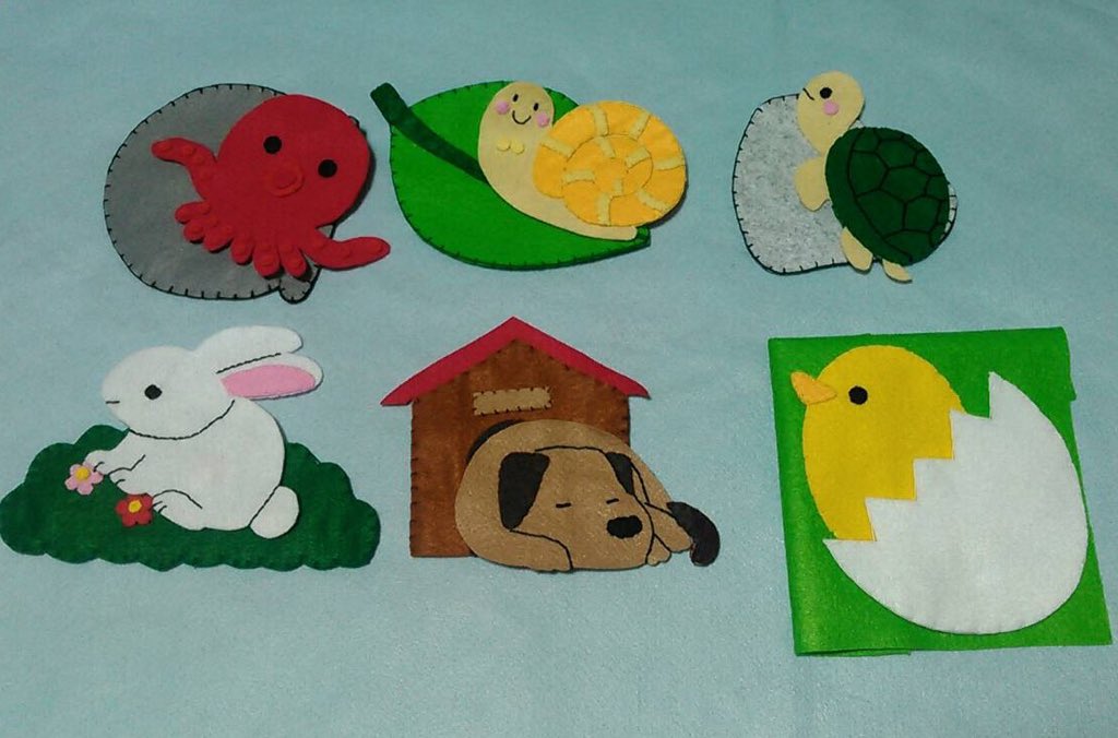 Mairis 学校の課題で作った手作り布絵本 動物当てクイズやいないいないばあ として使えるかなぁ Minneにて販売予定 手作り布絵本 フェルト ハンドメイド 保育教材 幼稚園 保育園 販売予定