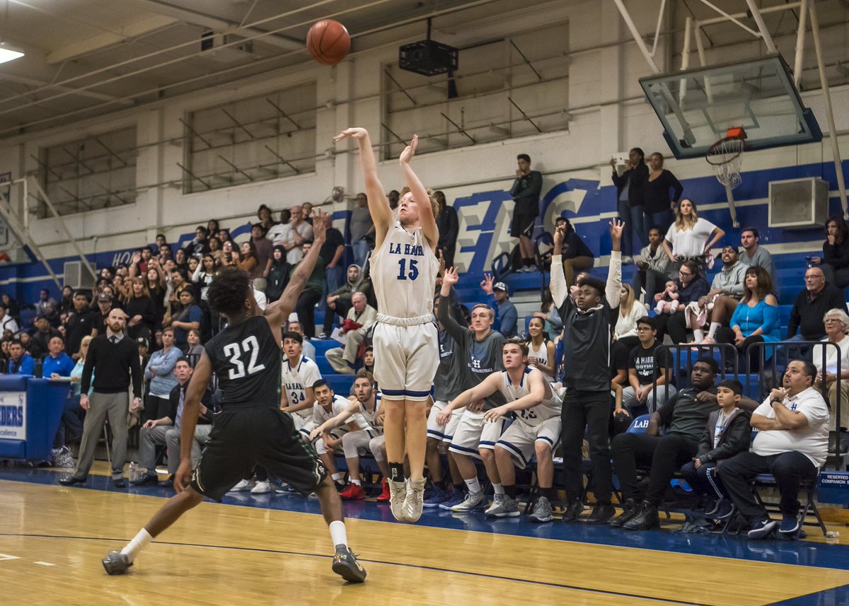 luna_ink_photo's tweet photo. Another epic finish from @CoachR_LHHoops and @LHHS_Basketball.. Great Win Highlanders🏀🏴󠁧󠁢󠁳󠁣󠁴󠁿 LHHS 63-BPHS 55 First in League @LaHabraHS @SoCalSidelines @ocvarsity @ocvarsityguy https://t.co/ovRvopDfCY