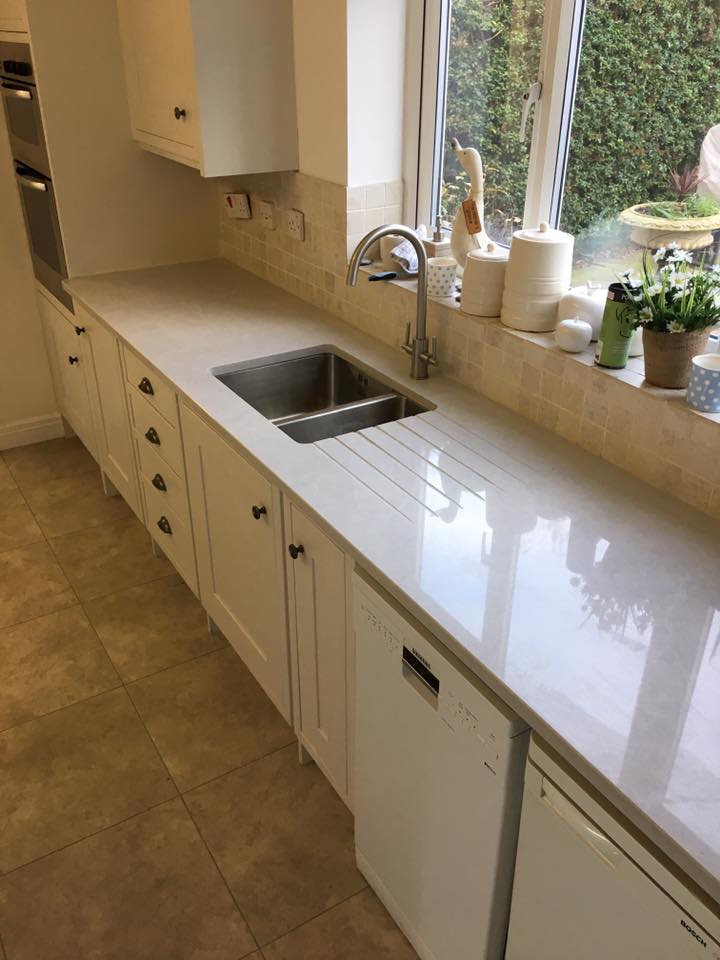 Our first installation of 2018, Caesarstone Cosmopolitan White worktop replacement brings the kitchen to life. We also supplied our 1810 stainless steel undermount sink and tap marble-granite-quartz.com #quartzworktops #worktopreplacement #kitcheninspiration #Interiordesign