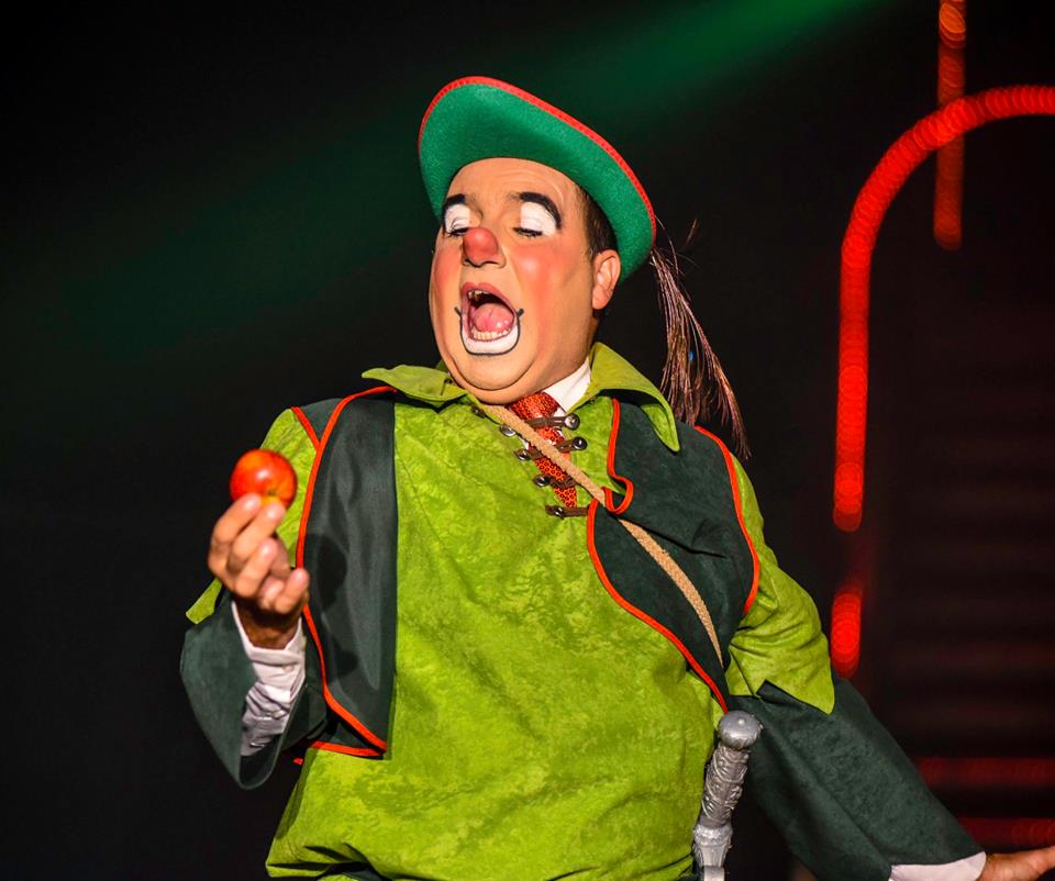 CirkusTrapez's tweet photo. Cirkus Trapez er endnu meget ungt. Det er kun to år siden, vi startede med at indtage de danske landeveje!

I denne stemningsvideo kan du se optagelser fra cirkuspladsen i Jels fra debutshowet i 2016: https://t.co/E8uFR0IWlK

#cirkus #circus https://t.co/KpZULL0Iew