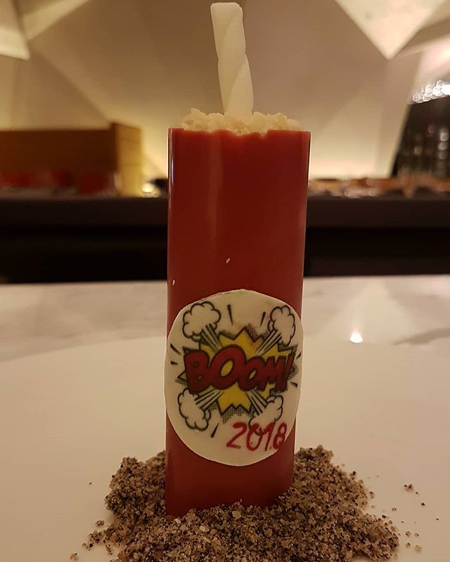 3...2..1..Boom here is #MondayMotivation! 🍫 Creative dessert by David Geszler with cherry, poppy seed vanilla, #Valrhona #Opalys &amp; #Valrhona #Strawberry #Inspiration @themarkerhotel! 🍒