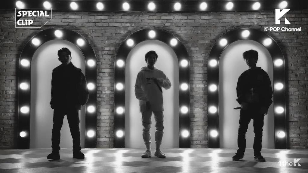 JoWooChanPH's tweet photo. [CAPS] Special Clip - #조우찬, #박현진, #에이칠로 '#OGZ (PROD. #GroovyRoom)'

#JOWOOCHAN
#PARKHYUNJIN
#ACHILLO
#OGSCHOOLPROJECT (1)
> https://t.co/B4oODmIAB2

#JoWoochan #SMTM6 #조우찬 #CUBE https://t.co/PmYmR3chEG