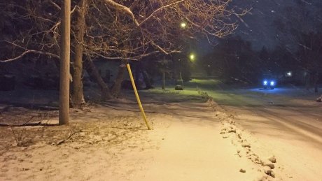 CBCPEI's tweet photo. Light snowfall creating problems on roads https://t.co/vdL5372aoq #pei https://t.co/eSaxEhUufL