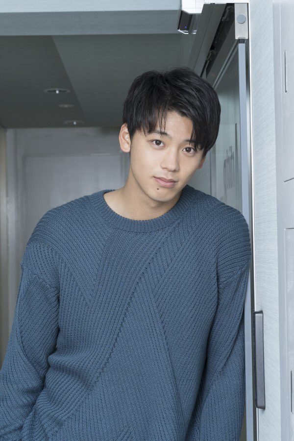 FAico0309's tweet photo. 何か情報が出るたびに出る宣材写真そろそろ新しい宣材写真にしたらどうかな〜って思って並べてみたけど大して変わらない涼真くんでした👀💓💓

#竹内涼真 https://t.co/VU5ZScsMxo