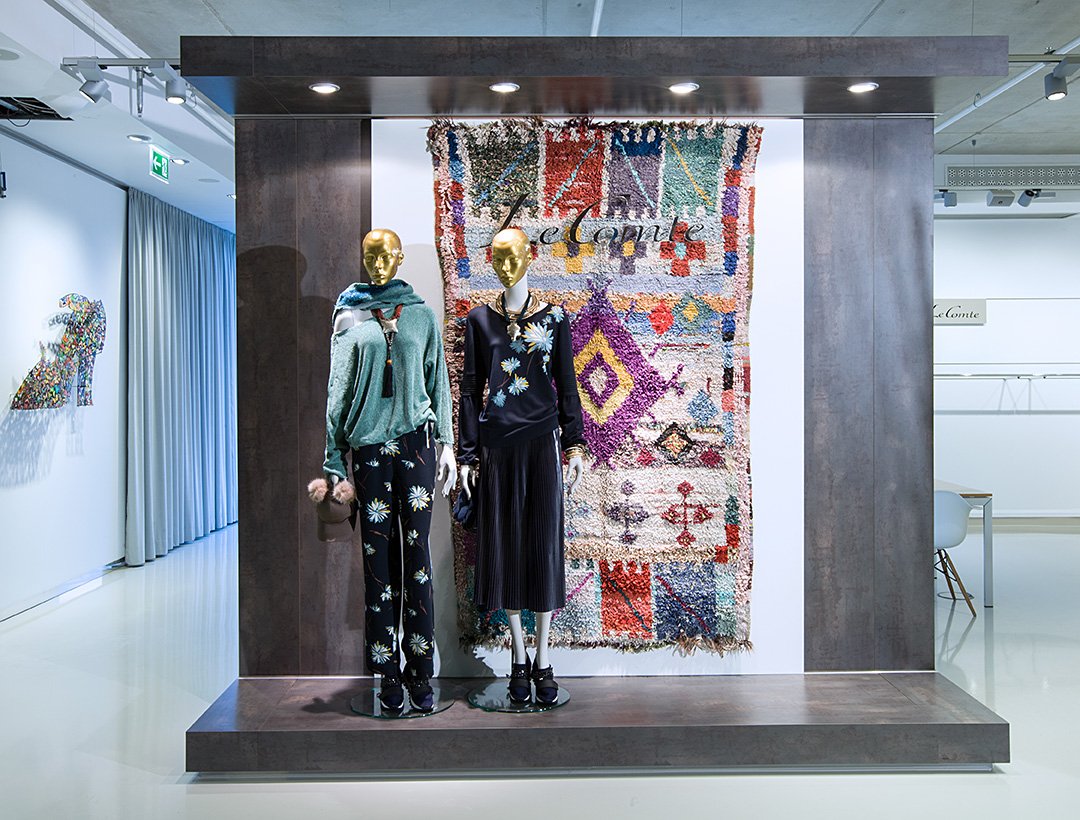 Virtumannequins's tweet photo. AW COLLECTION 2018 @RABE SHOWROOM, DÜSSELDORF
Concept: sayonara visual concepts
Mannequins: Robotic and Couture
Photos: Uschi Fellner
https://t.co/mYdTrqkF9G
#vm #mannequins #visualmerchandizing #windowdisplays #vminspiration #showroom #rabe #robotics #retail #womenswear https://t.co/i7sFBK54zN