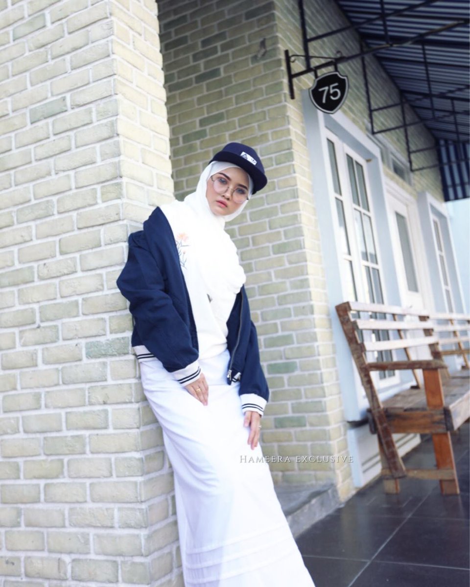 nakbebel's tweet photo. Dah jumpa ke Skirt Labuh PALING HIPSTURRR zaman ini? 👻🙌🏻

PLAIN SKIRT HIPSTURRR YG ADE FULL LINING , and say ‘NO MORE’ to Kain Dalam gaissss! Aurat terjaga gaisss 😎

@hameraexclusive 💕 https://t.co/pb7OgWCibL