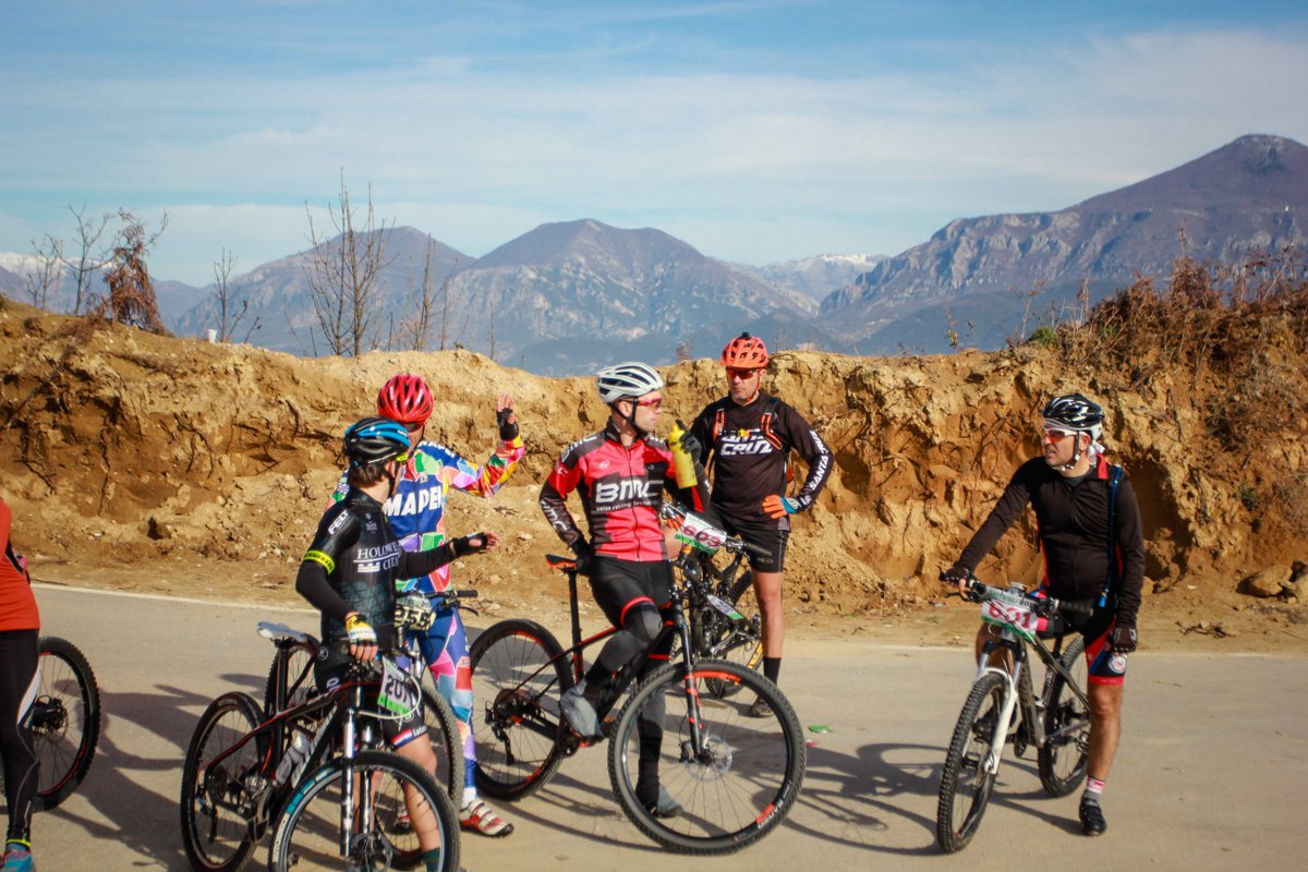aprtirana's tweet photo. Fantastike nisja e vitit me CrossCountry Individual Mountain Bike Marathon! 🚴 Pjesëmarrje e jashtëzakonshme e 100 çiklistëve në një rrugëtim 63 km duke promovuar jetesën aktive dhe pedalimin në kryeqytet. 🏆💚 #TiranaImeOutdoor #Pedalon #BCT #EDS #APR #PilotAl #QVEC https://t.co/4vk6yXzzAu