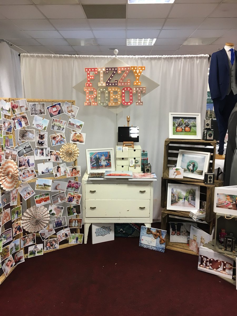 fizzy_robot's tweet photo. Had a great 2 days at the #brightonracecourse for the #onestopweddingshop wedding fair. Great way to kickstart 2018!! #weddingfair #brighton #weddingphotographers #2018 #fizzyrobotphotography https://t.co/hxLRRWkC3d