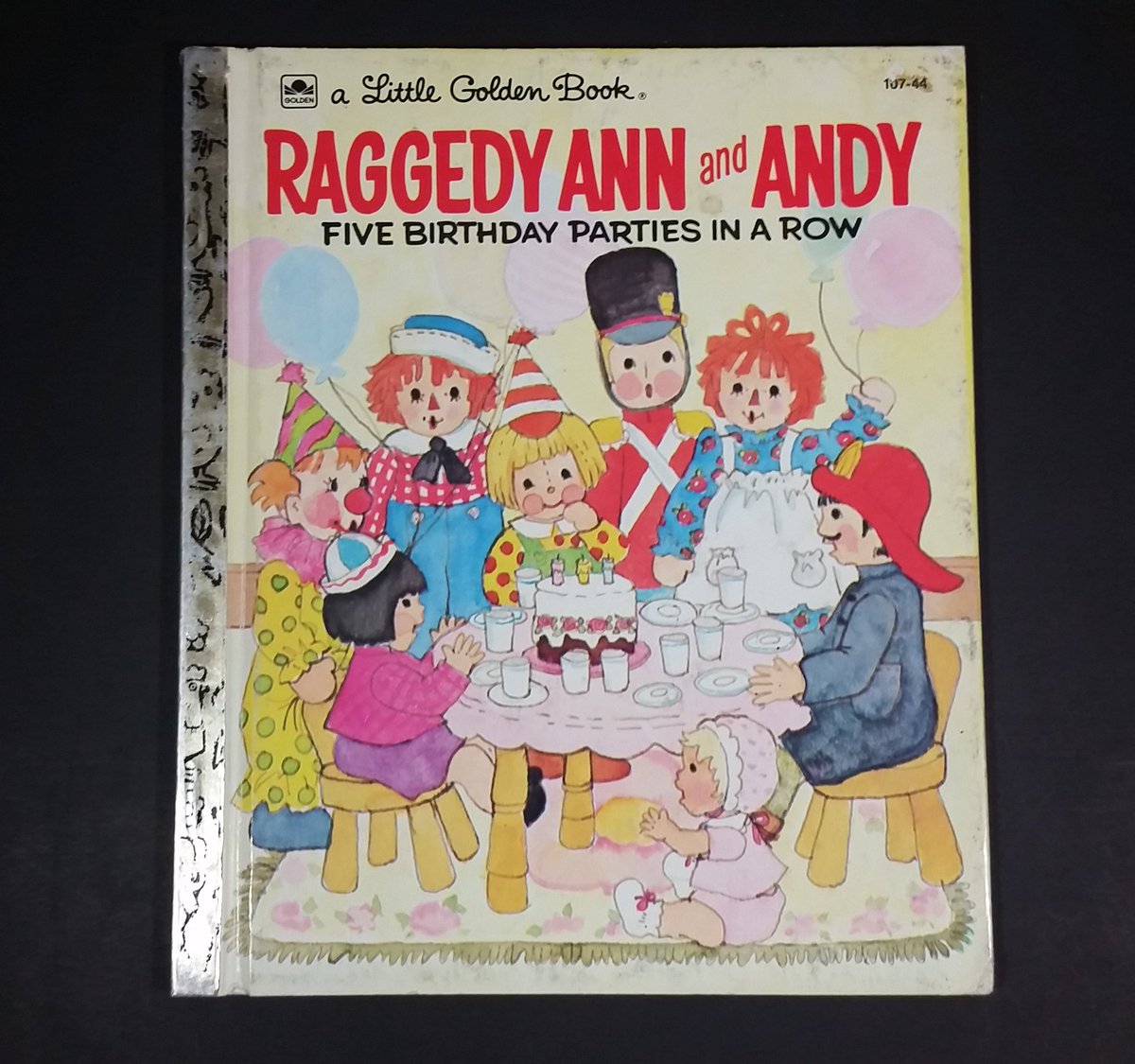 TreasureValley0's tweet photo. Raggedy Ann and Andy "Five Birthday Parties in a Row" - Little Golden Books - 107-44 - Collectible Children's Book - "F Edition" https://t.co/q5vpFmD9wH
#Vintage #Late #1970s #70s #Seventies #RaggedyAnn #RagedyAndy #Five #BirthdayParty #Parties #LittleGolden #Books #Collectibles https://t.co/myQ27D0uQW