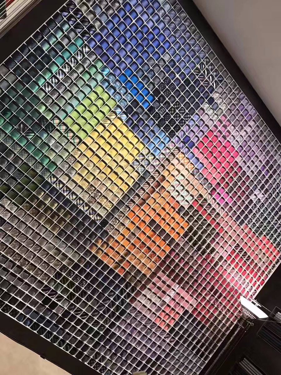 Col_Vert's tweet image. Hard to choose which tie for the day ! 👔👔👔👔
Dur dur  de choisir sa cravate le matin :)