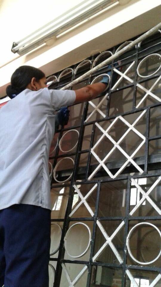 visrane's tweet photo. Monitoring the #GMC hygiene standards -was happy to see the agency doing a great job during my visit yesterday sharing a few pictures of before and after. Will do whatever it takes to make GMC a premium health institution. Working towards a progressive #Goa https://t.co/yvzLGprk3n