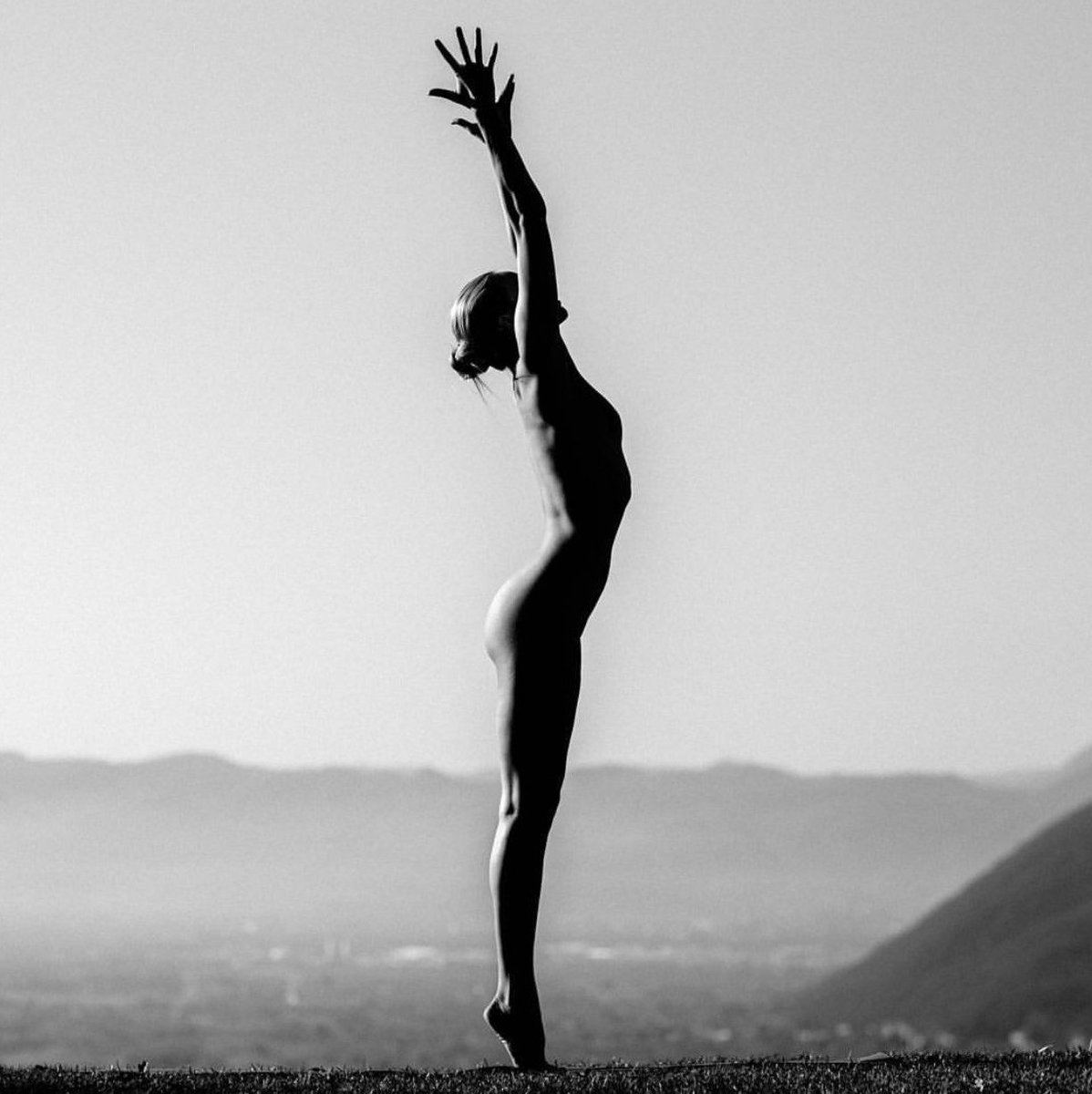 mymethodlife's tweet image. We are in awe of Instagram's @nude_yogagirl! #FindYourInspiration