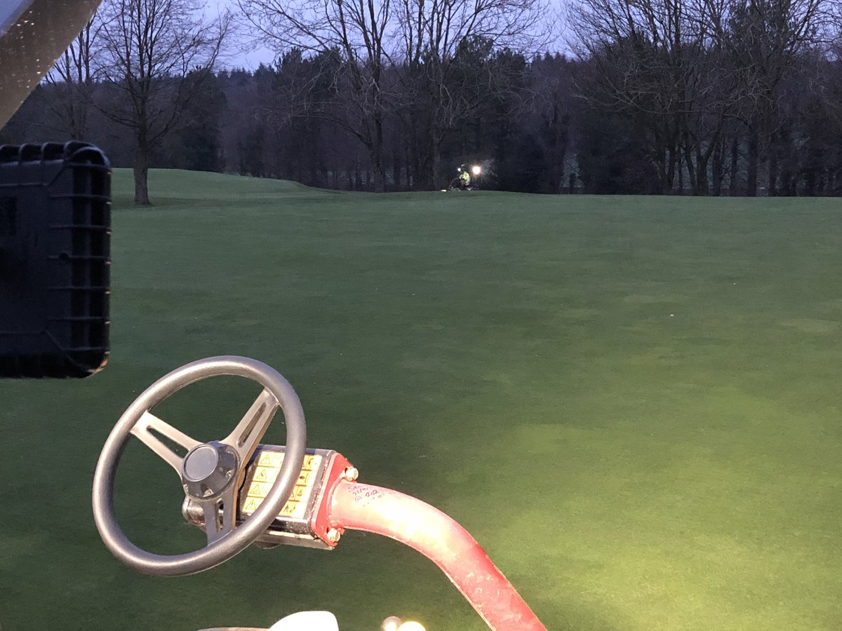 iestyncarpenter's tweet image. Nice to get a dry cut done this morning:) #teestempsgreenscollarsapronspermittersallbeingcut #chuffingcold @CorhamptonGolf