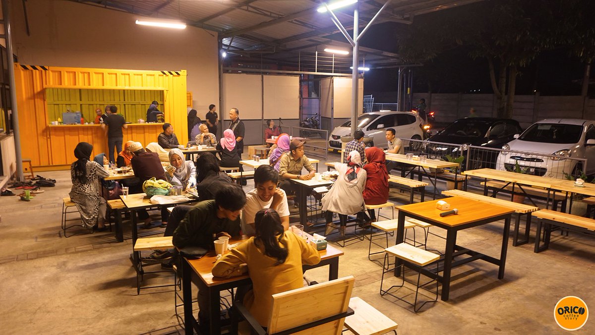 oricocafe's tweet photo. #oricocoffeestory #Kopi #Culinary #infoBDG #infoBDGkuliner #Trevelling #ngopdul #view #sunset sambil #ngopy #kuliner #Kafe #Cafe #Coffee #Kopijabar #Jabar #Barista #baristalife #nobar #capucinocoffee #Coffeemix #coffeelate #lateart #coffemakers https://t.co/LR1T8I3Ef7