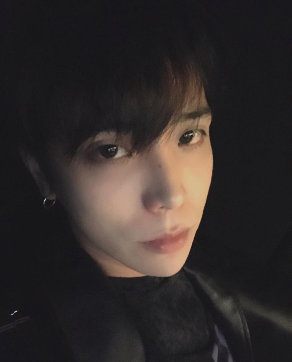 PeriShimmer's tweet photo. #Honggyu, our precious leader! You’ve been through so much (stupid survival show 😡) but you remained strong for your members. We are so proud of you! Please don’t give up &amp; don’t be too hard on yourself. Dress warmly! 🧡 (https://t.co/WcUWcQGkyg) #BeA #비에이 #홍규 https://t.co/8UeCLs6Bt1