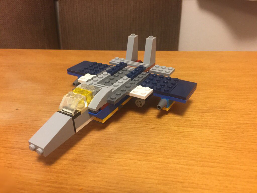 Teejay 連休最終日は子どもとレゴで飛行機作り ステキなレシピを公開してくれたシドロモド記氏に感謝 レゴ 飛行機 戦闘機の作り方 オリジナル クラシックだけで作ったよ T Co Wjpxkpbmke