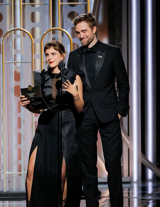 Emma Watson dan Robert Pattinson jadi presenter di acara Golden Globes 2017 💚💚