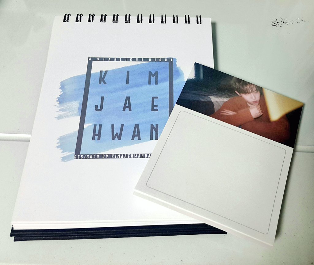 <a href="/Jattic0527/">김재환다락방🏚</a> 
2차배송 안전하게 잘 받았습니다! 포스트잇도 이쁘고 미니탁상달력도 쪼그매서 그런가 더 귀엽고 이쁘네요😍 책상 위에 올려두고 쓰고 있는데 굉장히 뿌듯하네요 감사합니다💙