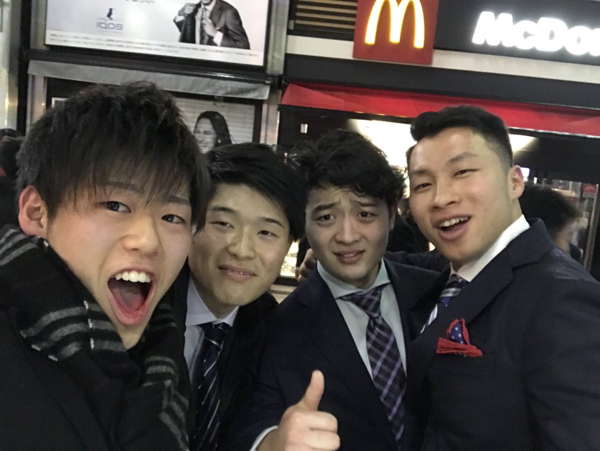 成人式と中学の同窓会まじで楽しかった！！
いろんな人とあえてよかった🙆‍♂️
けど一番の思い出？は
朝起きたら前髪のまんなからへんが
こげてチリチリになってたこと。
だれ、燃やしたの。