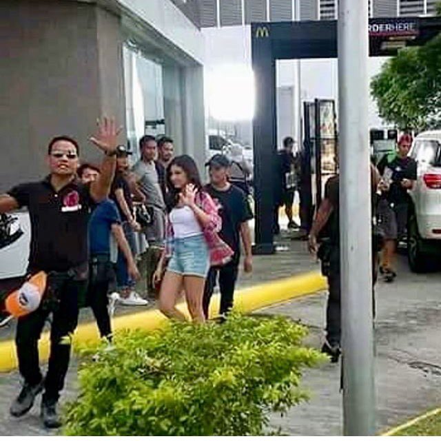 maine_Qatar's tweet photo. Maine's at McDo TVC shoot 💛💛💛 #MaineMendoza #ALDUBSteadfast ctto https://t.co/EPkYm5Sj7W