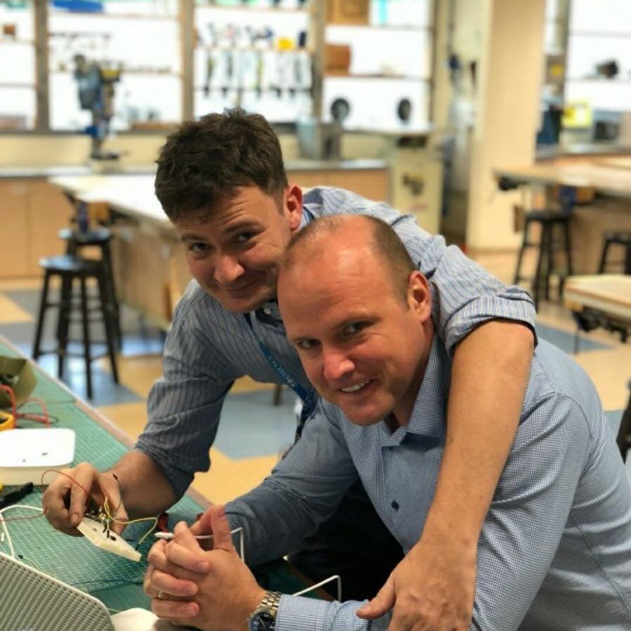 dt_uwcsea_east's tweet photo. When the master becomes the apprentice. Everybody needs a mentor #olddognewtricks #designtechnology #uwcdesigneast #uwcsea_east #growthmindset #lifelinglearning #systemsandcontrol https://t.co/WPWMCVQYxX https://t.co/qfffBtE7PL