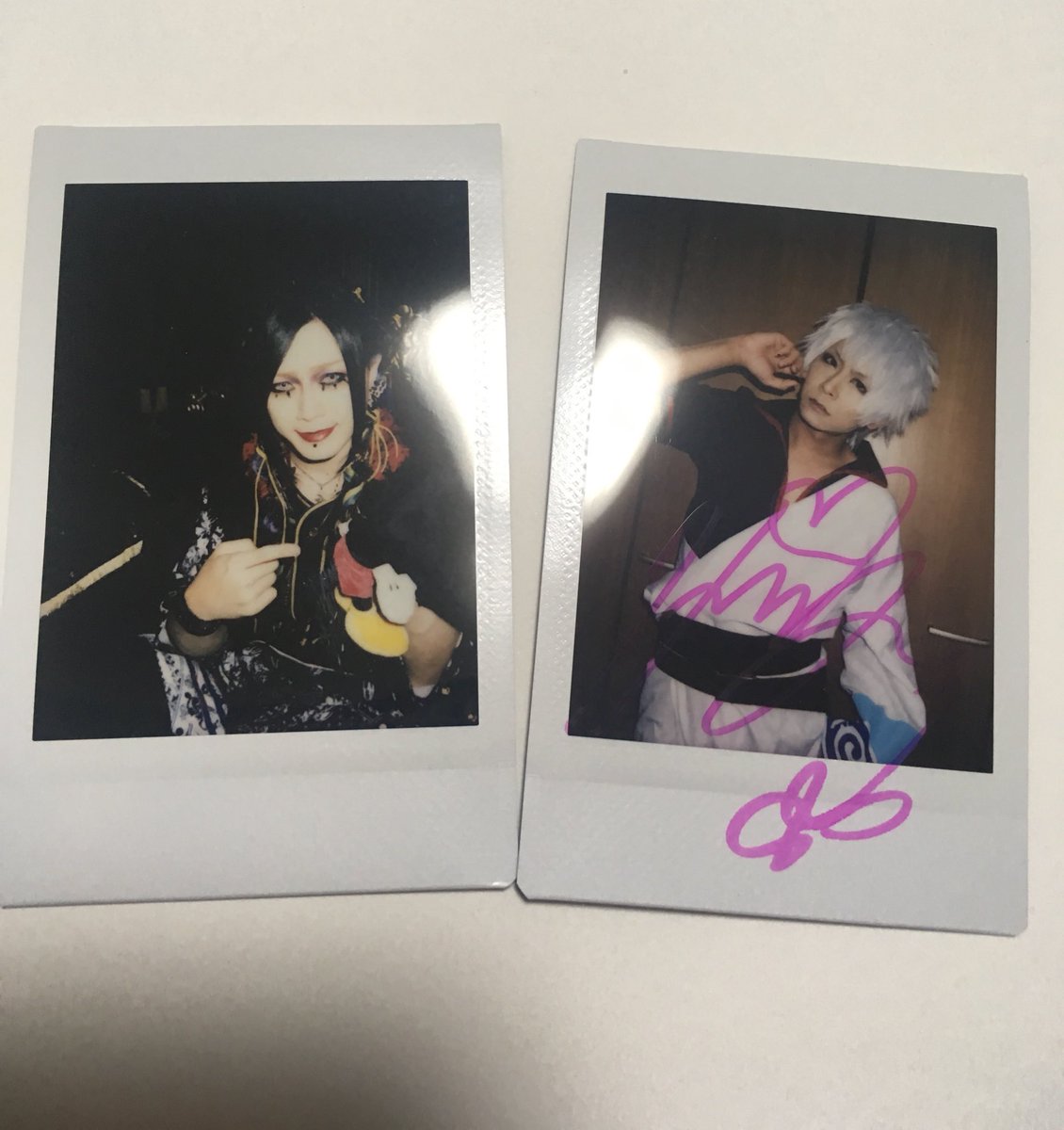 ZRuru_1207's tweet photo. 【拡散希望】
己龍 一色日和さん 銀さんコスチェキ (サイン入り)

コドモドラゴン meN-meNさん
ミッキー チェキ

定価＋送料でお譲りします。
交換の場合は眞弥さんでお願いします。
お気軽にリプライください。 https://t.co/uyxes8YRUP