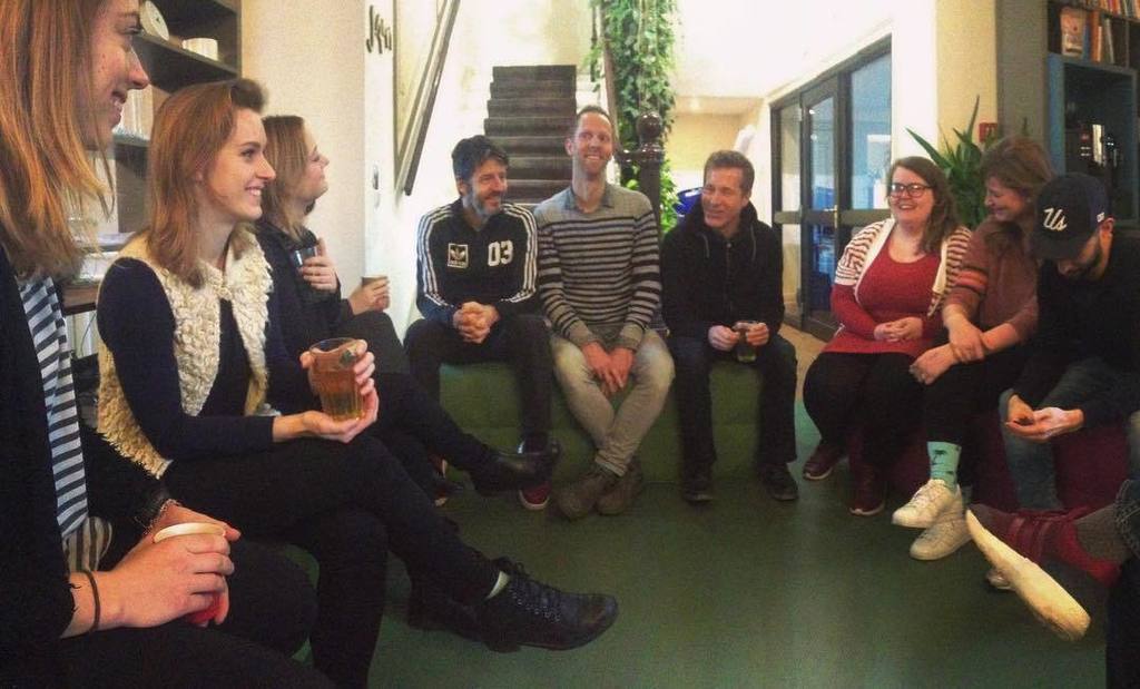 De eerste #JAMO van het jaar! We beginnen de week altijd #samen: wat was je #hoogtepunt vorige week, hoe was je #weekend, wat is je #uitdaging komende week?
#jamvizthink #cultuur #bedrijfscultuur #visueeldenken #visualthinking ift.tt/2Fd8w8J