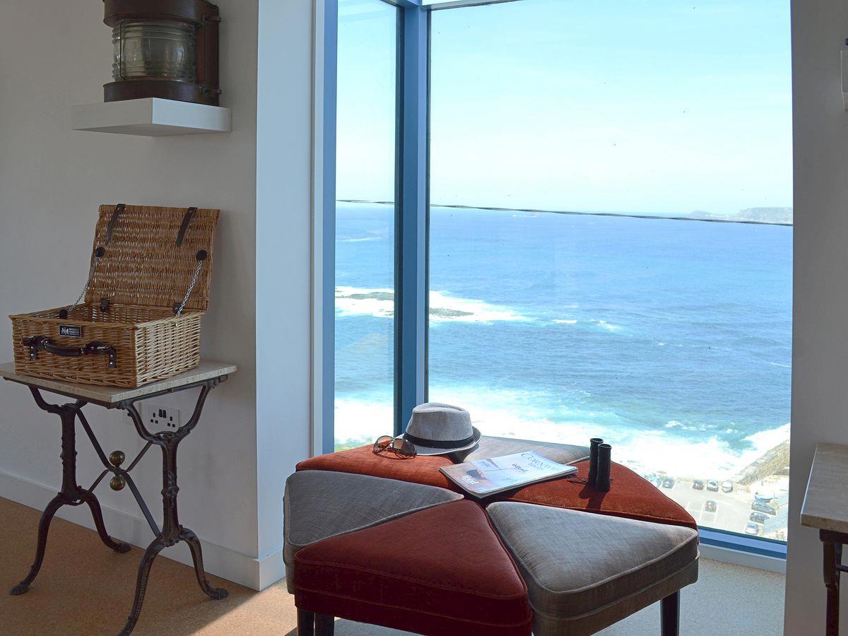 Summer views like this has us looking forwards to Summer....too soon?
📷 of Mordos in Sennen (ref UKC370)
🔗 goo.gl/pr16qF
#MondayMotivation