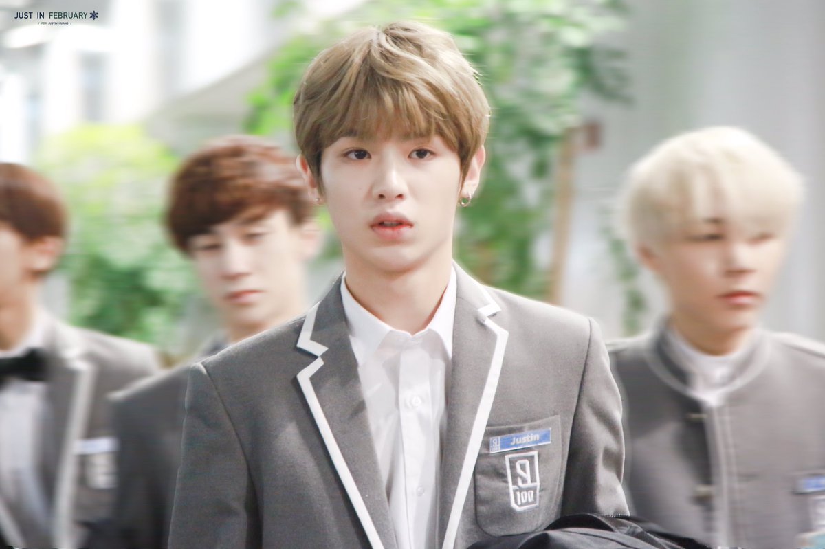 Just_inFebruary's tweet photo. #저스틴 #Justin #黄明昊
180108 PEK HD/2P
“初恋的形容词一定是你的名字。”🍃 https://t.co/TDjp6CKDNQ
