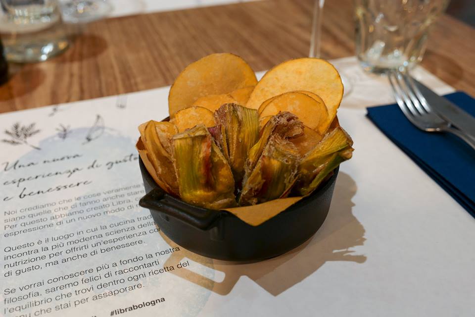 chiaramanzi2's tweet photo. Corso Teorico-Pratico di Frittura Antiaging
Sabato 13 Gennaio dalle ore 16,00 alle ore 19,00 
presso il Ristorante Libra, Bologna, Via Testoni n.10

Per acquistare il corso :
https://t.co/v2o0ysVsEK…/corso-fritto-bologna/ https://t.co/RpuJskjEfh