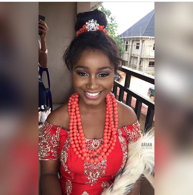 arianglam's tweet photo. Happy New year guys ❤️
Hit us up for your makeup for all occasions ! 
______________________________
#makeupartist #makeupartistinPh #muaphc #phc #PortHarcourt #beauty-enthusiast #beauty https://t.co/YsmucwOx85