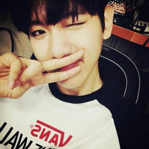O92BHYUN's tweet photo. Heey, bom dia pra vocês, estou super de bom humor hoje, embora com alguns problemas, espero que tenham um ótimo dia. https://t.co/HvHK5k8K04