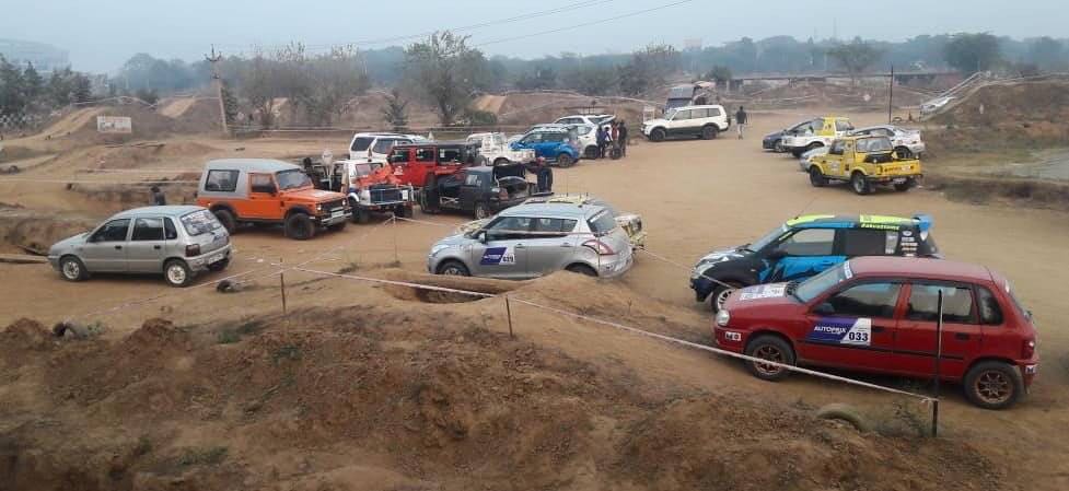 ORAZ_Offroad's tweet photo. In case, you missed the live action, here are a few glimpses of the AutoXXX 06-01-18. 

(3/5)

#OffRoading #Offroad #Jeep #Renault #Duster #OffRoadAdventureZone #AutoCross #MotorSports #Dirt #Dust #Oraz #DelhiTimes #AutoXXX #Event #Zen #Esteem #Swift #MarutiSuzuki #Suzuki https://t.co/p0TH6sloTK