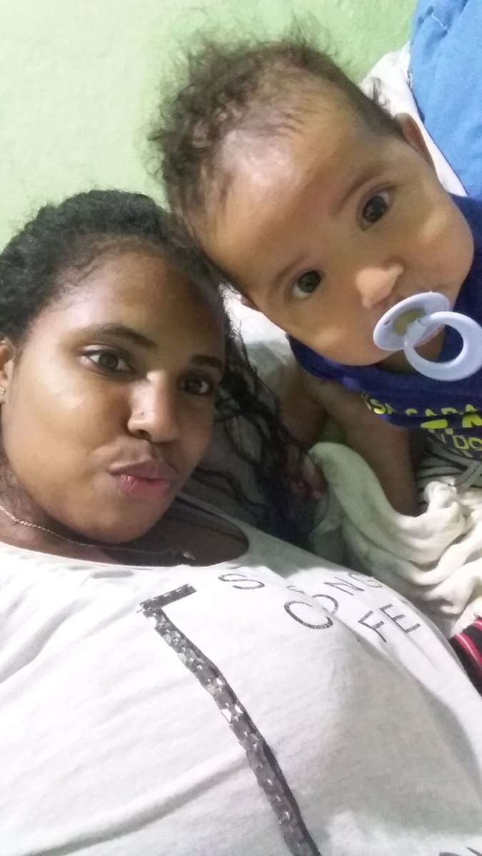 JoyceSanttooos's tweet photo. #BomDia 😍 Tempinho gostoso 🌦☔🌂 Vamos fica deitadinha com o thuco 💙 https://t.co/xobvXY6inh